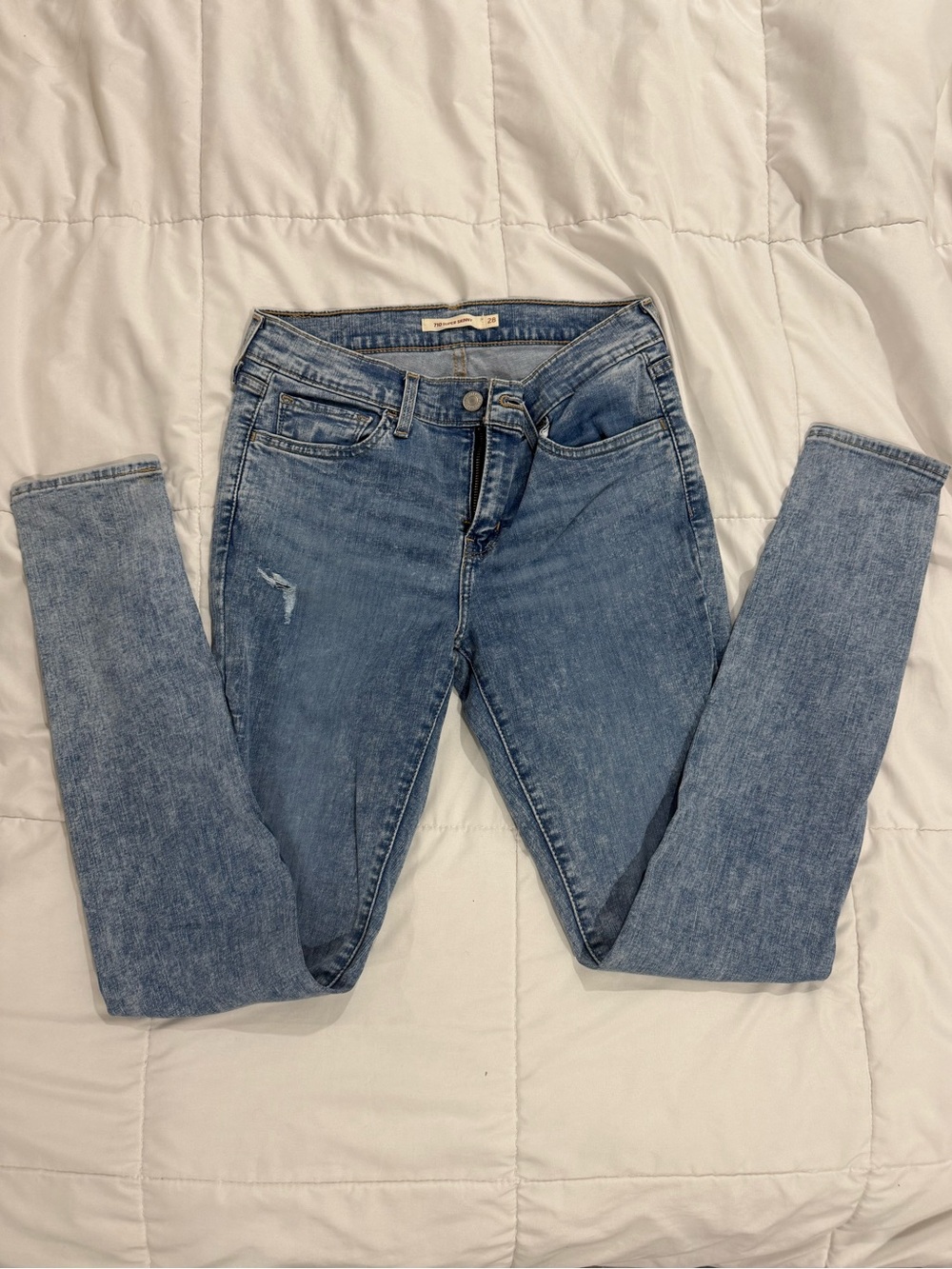 Levi's Women's Skinny Jeans in Light Blue Wash